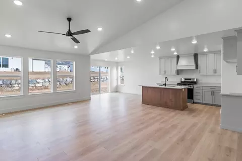 Living - 205 E 690 N, Providence, UT 84332 photo 3 of 6