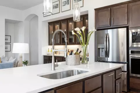 Kitchen - 325 Vale Run, Kyle, TX 78640 photo 9 of 12
