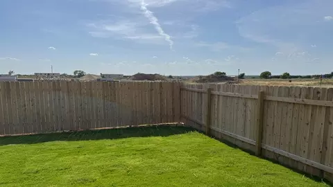 Exterior - 709 Red Wolf Dr, Jarrell, TX 76537 photo 4 of 6