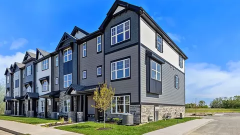 511 E 120th Pl, Crown Point, IN 46307