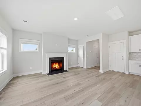 Living - 512 Hadlow St, Greer, SC 29651 photo 3 of 5