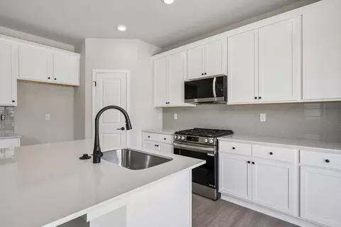 Kitchen - 20224 E 59th Ave, Aurora, CO 80019 photo 2 of 4
