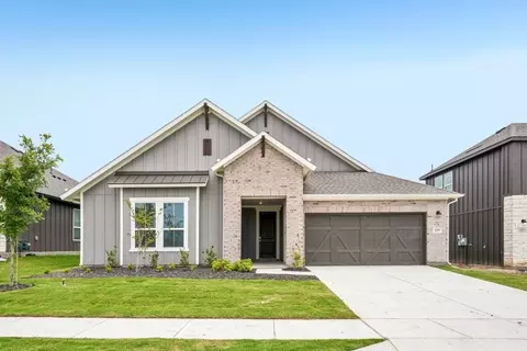 329 Fallbrook Dr, Aledo, TX 76008