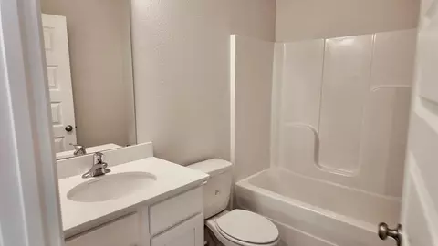 Bath - 9703 Dutton Ln, Milton, FL 32583 photo 1 of 7