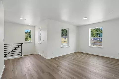 Living - 23962 36th Ave SE, Bothell, WA 98021 photo 4 of 4