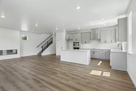 Living - 23962 36th Ave SE, Bothell, WA 98021 photo 3 of 4