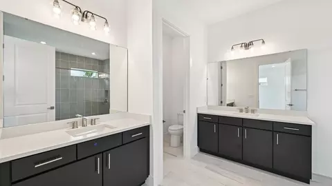 Bath - 8230 Golden Beach Ct, Parrish, FL 34219 photo 2 of 8