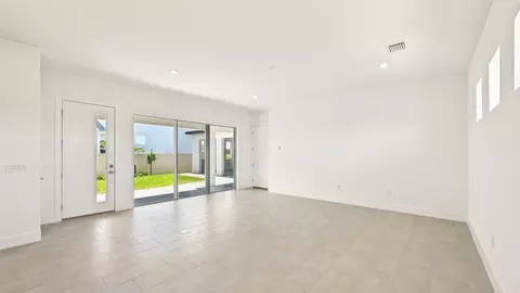 Living - 8230 Golden Beach Ct, Parrish, FL 34219 photo 4 of 7