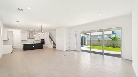 Living - 8230 Golden Beach Ct, Parrish, FL 34219 photo 3 of 7