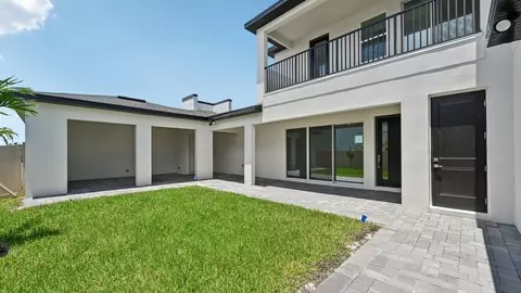 Exterior - 8230 Golden Beach Ct, Parrish, FL 34219 photo 6 of 22