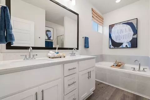 Bath - 11312 Comano Dr, Austin, TX 78747 photo 2 of 5