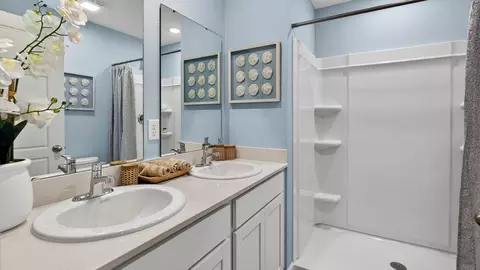Bath - 12707 Geronimo Pl, Jacksonville, FL 32218 photo 3 of 3