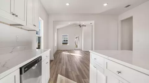 Entry Way - 19 Crest Dr, Miramar Beach, FL 32550 photo 2 of 4