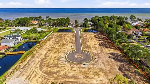 View/Area - 19 Crest Dr, Miramar Beach, FL 32550 photo 5 of 6