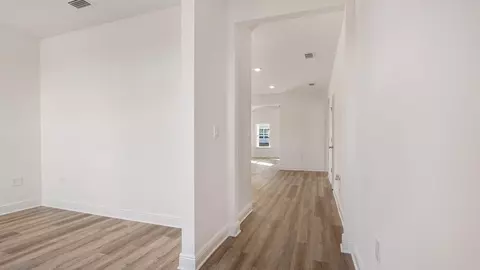 Entry Way - 19 Crest Dr, Miramar Beach, FL 32550 photo 1 of 4