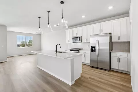 Kitchen - 398 Rustic Barn Ln, Berthoud, CO 80513 photo 3 of 8