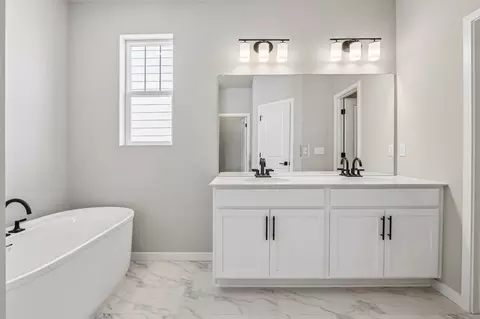 Bath - 398 Rustic Barn Ln, Berthoud, CO 80513 photo 1 of 10