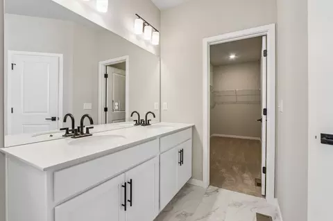 Bath - 398 Rustic Barn Ln, Berthoud, CO 80513 photo 2 of 10