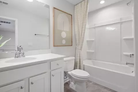 Bath - 5909 Leesville Rd, Durham, NC 27703 photo 2 of 3