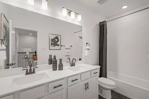 Bath - 316 Bluestem Dr, Euless, TX 76039 photo 1 of 3
