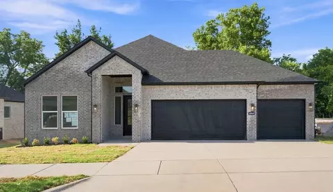 2497 N Glenmoor Dr, Fayetteville, AR 72704