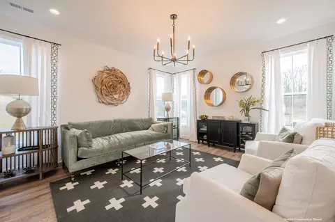 Living - Shadwell Dr., Roanoke, VA 24019 photo 1 of 2