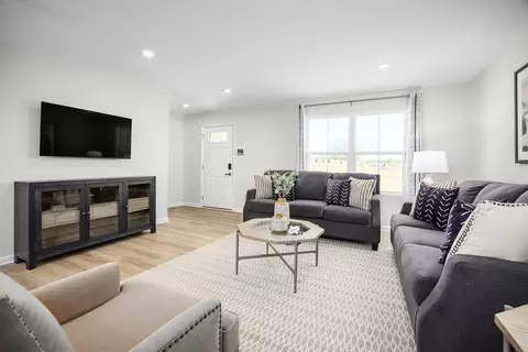 Living - 3918 Murphy Dr, Mchenry, IL 60050 photo 1 of 1