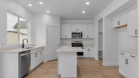 Kitchen - 1823 E 920 N #424, Salem, UT 84653 photo 1 of 9