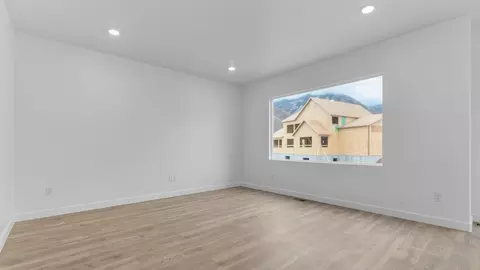 Living - 1823 E 920 N #424, Salem, UT 84653 photo 1 of 5