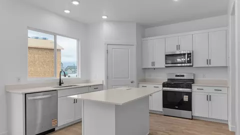 Kitchen - 1823 E 920 N #424, Salem, UT 84653 photo 2 of 9