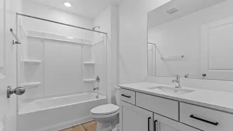 Bath - 1823 E 920 N #424, Salem, UT 84653 photo 2 of 7
