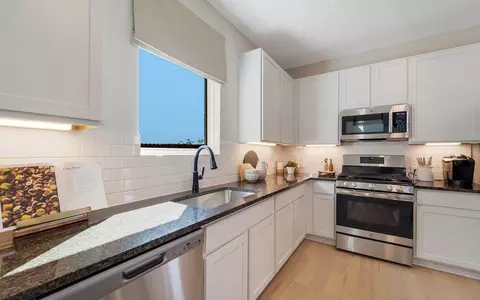 Kitchen - 7300 Poplar Dr, Argyle, TX 76226 photo 10 of 10