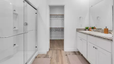 Bath - 7304 9th St, Lubbock, TX 79416 photo 4 of 5