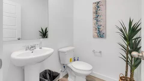 Bath - 7304 9th St, Lubbock, TX 79416 photo 3 of 5