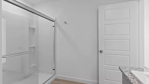 Bath - 7304 9th St, Lubbock, TX 79416 photo 1 of 5