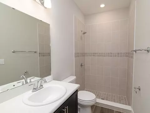 Bath - 5485 Buckeye Bend Dr, Saint Cloud, FL 34772 photo 3 of 5