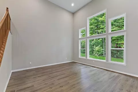 Living - 186 Farmstead Blvd, Springboro, OH 45066 photo 1 of 5