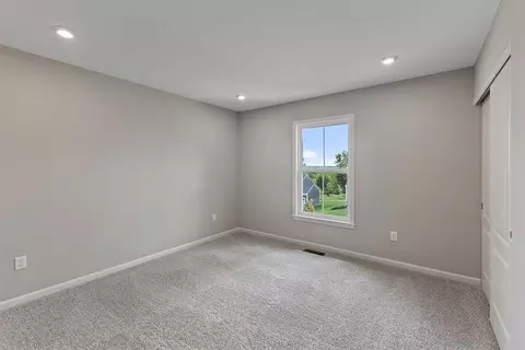 Bedroom - 186 Farmstead Blvd, Springboro, OH 45066 photo 2 of 5