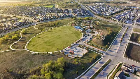 View/Area - 7812 Skytree Dr, Austin, TX 78744 photo 4 of 10