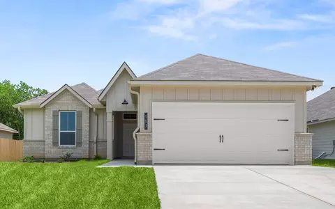 521 University Ave, Troy, TX 76579