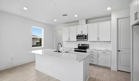 Kitchen - 2322 Anders Dr, Parrish, FL 34219 photo 4 of 6