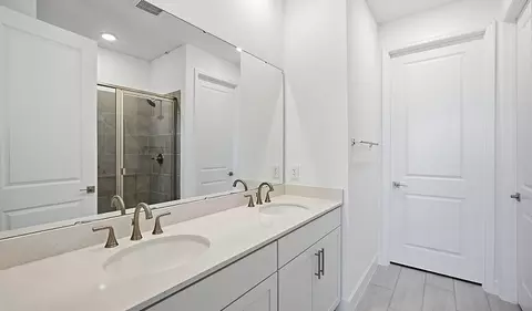 Bath - 2322 Anders Dr, Parrish, FL 34219 photo 2 of 5