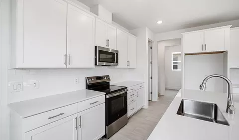 Kitchen - 2322 Anders Dr, Parrish, FL 34219 photo 2 of 6