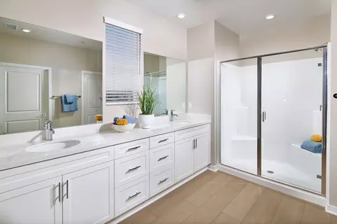 Bath - 12634 Hampton Ave, Eastvale, CA 92880 photo 1 of 2