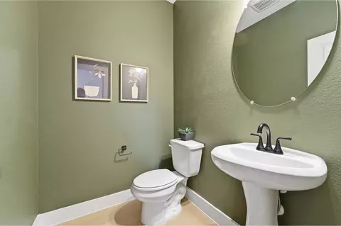 Bath - 7702 Jade Crest Dr, Angleton, TX 77515 photo 15 of 18