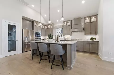 Kitchen - 7702 Jade Crest Dr, Angleton, TX 77515 photo 5 of 15