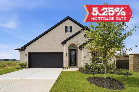 7702 Jade Crest Dr, Angleton, TX 77515