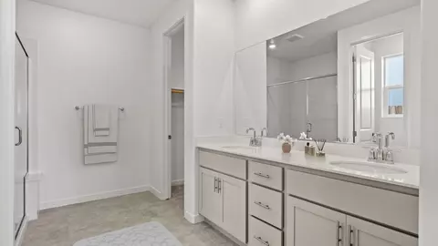 Bath - 3230 Oak Trail Dr, Manteca, CA 95337 photo 4 of 8