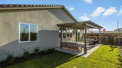 Exterior - 3230 Oak Trail Dr, Manteca, CA 95337 photo 12 of 15