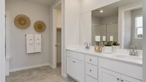 Bath - 3230 Oak Trail Dr, Manteca, CA 95337 photo 5 of 8